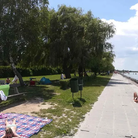 House And Apts. In Balaton 35519 Lejlighed *